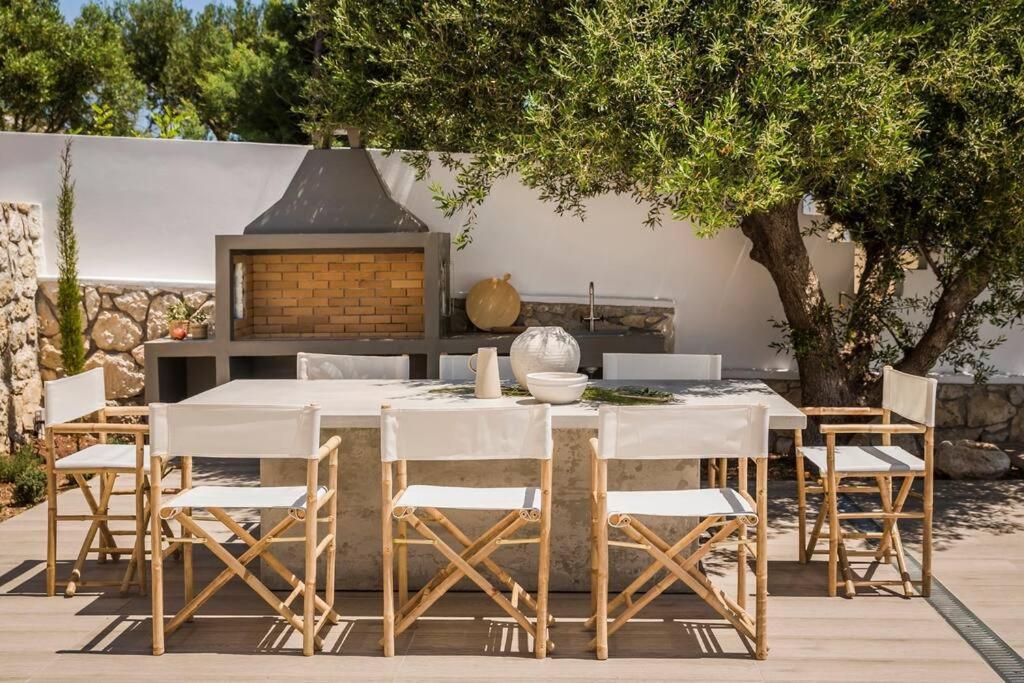 Lourdas White Villa Lourdata  Exterior photo