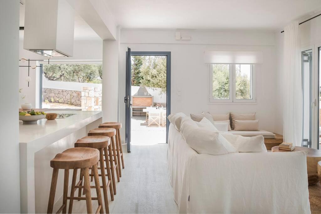 Lourdas White Villa Lourdata  Exterior photo