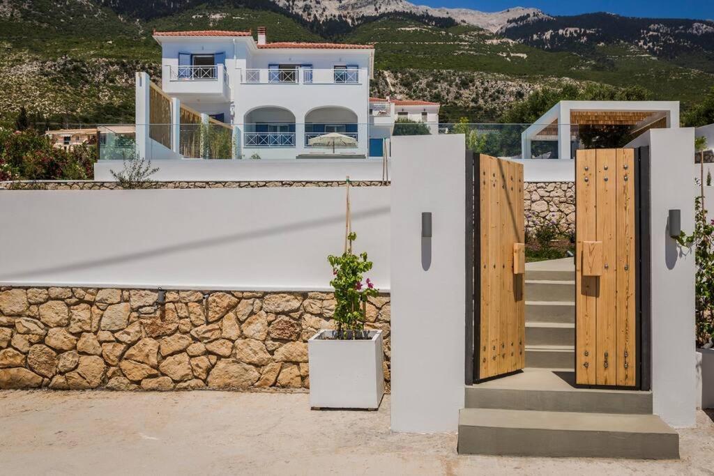 Lourdas White Villa Lourdata  Exterior photo